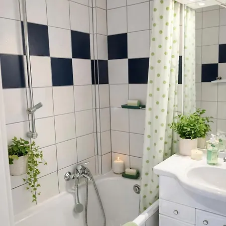 Appartement Nivas - Zentrum - Helios Klinik - Hbf - Messe 20 Min - Netflix