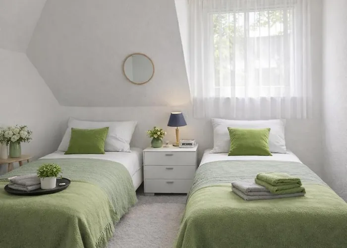 Nivas - Zentrum - Helios Klinik - Hbf - Messe 20 Min - Netflix Krefeld